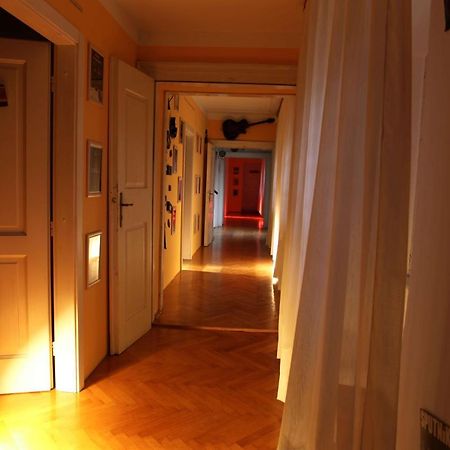 Residence Muzica Bed And Breakfast Komen Eksteriør bilde